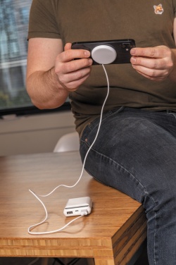 Logotrade Firmengeschenke das Foto: 5W magnetischer Wireless Charger