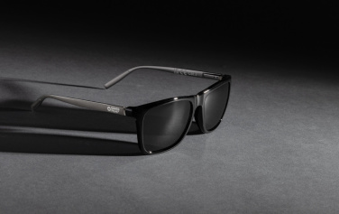 Logotrade Geschäftsgeschenke das Foto: Swiss Peak polarisierte Sonnenbrille aus RCS Kunststoff
