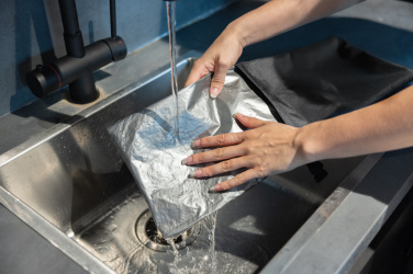 Logo trade advertising product photo of: Snackstrap AWARE™ RPET foldable lunchbag 30x20CM