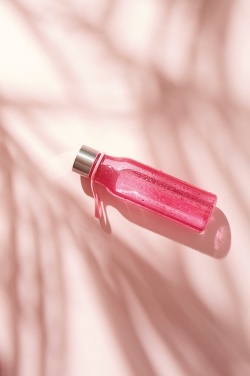 Logotrade meened pilt: VINGA Lean tritaanist veepudel