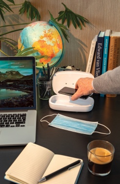 Logo trade ärikingid foto: UV-C steriliseerimiskarp 5 W juhtmevaba laadijaga