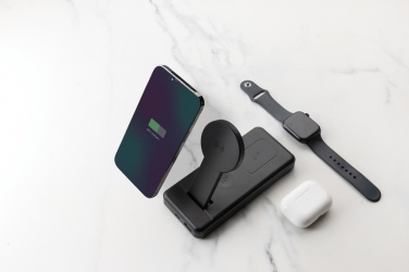 Logotrade firmakingituse foto: Fenwick RCS taaskasutatud plastist 10000mah 3 ühes kiire akupank