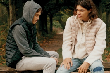 Logo trade firmakingitused foto: Iqoniq Meru meeste taaskasutatud polüestrist vest