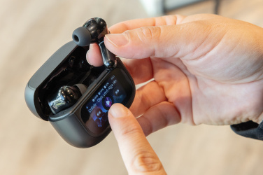 Logotrade ärikingituse foto: Airtune puutetundliku ekraaniga ANC kõrvaklapid