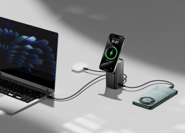 Logo trade reklaamtoote pilt: Urban Vitamin Sunnyvale 100W 15.000mAh magnetiline varupatarei