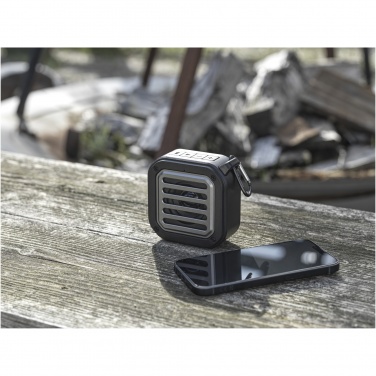 Logotrade logo dāvanas foto: Solo 3W IPX5 RCS otrreizējās plastmasas saules Bluetooth® skaļrunis ar karabīni 