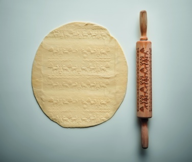 Logotrade ziemassvētku dāvanas foto: Ziemassvētku konditorejas koka velmēšana