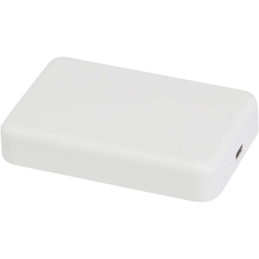 Logotrade korporatīvās dāvanas foto: Acrab 10.000 mAh 15W magnētiskā bezvadu pārnēsājamā uzlādes ierīce ar 20W PD - izgatavota no pārstrādātas plastmasas