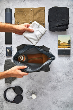 Логотрейд бизнес-подарки картинка: Черная термосумка-тоут/холодильник Blum 16 л