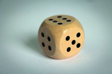 Логотрейд pекламные подарки картинка: Schima wooden dice 3cm dia