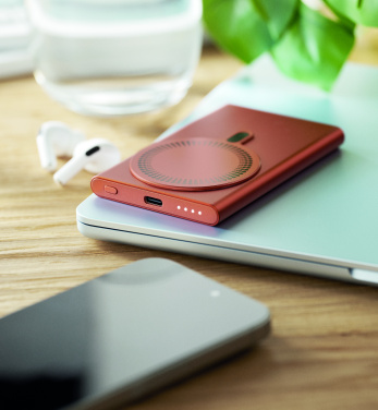 Логотрейд pекламные подарки картинка: Wireless charger power bank