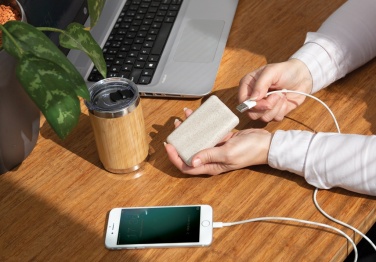 Logotrade profilreklam bild: Vetestrå 5.000 mAh powerbank i fickformat