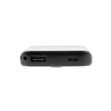 Logotrade reklamprodukter bild: Stellar RCS återvunnen plast 5000 mah 5W magnetisk powerbank
