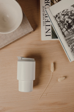 Logotrade kampanjprodukter bild: VINGA Nagano RCS to-go-mug 350 ML