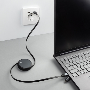 Logotrade kampanjprodukter bild: Terra RCS återvunnen aluminium 240W utdragbar 2-i-1 kabel