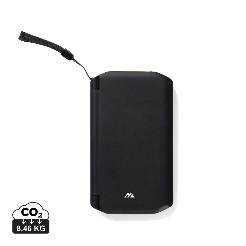 Logotrade profilprodukter bild: Nordic Drift Titan 10.000 mAh solcells-powerbank med 3 panel